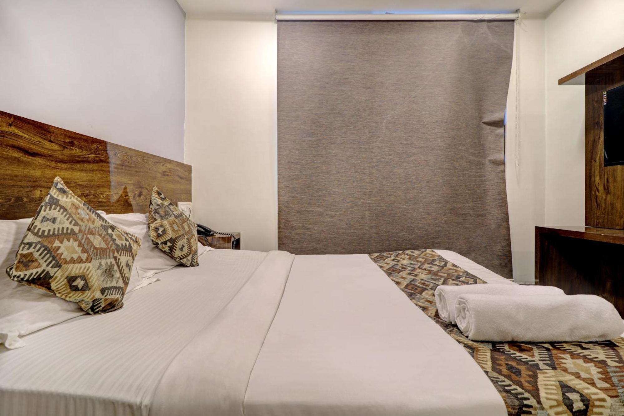 Hotel Merry Gold Мумбай Екстериор снимка