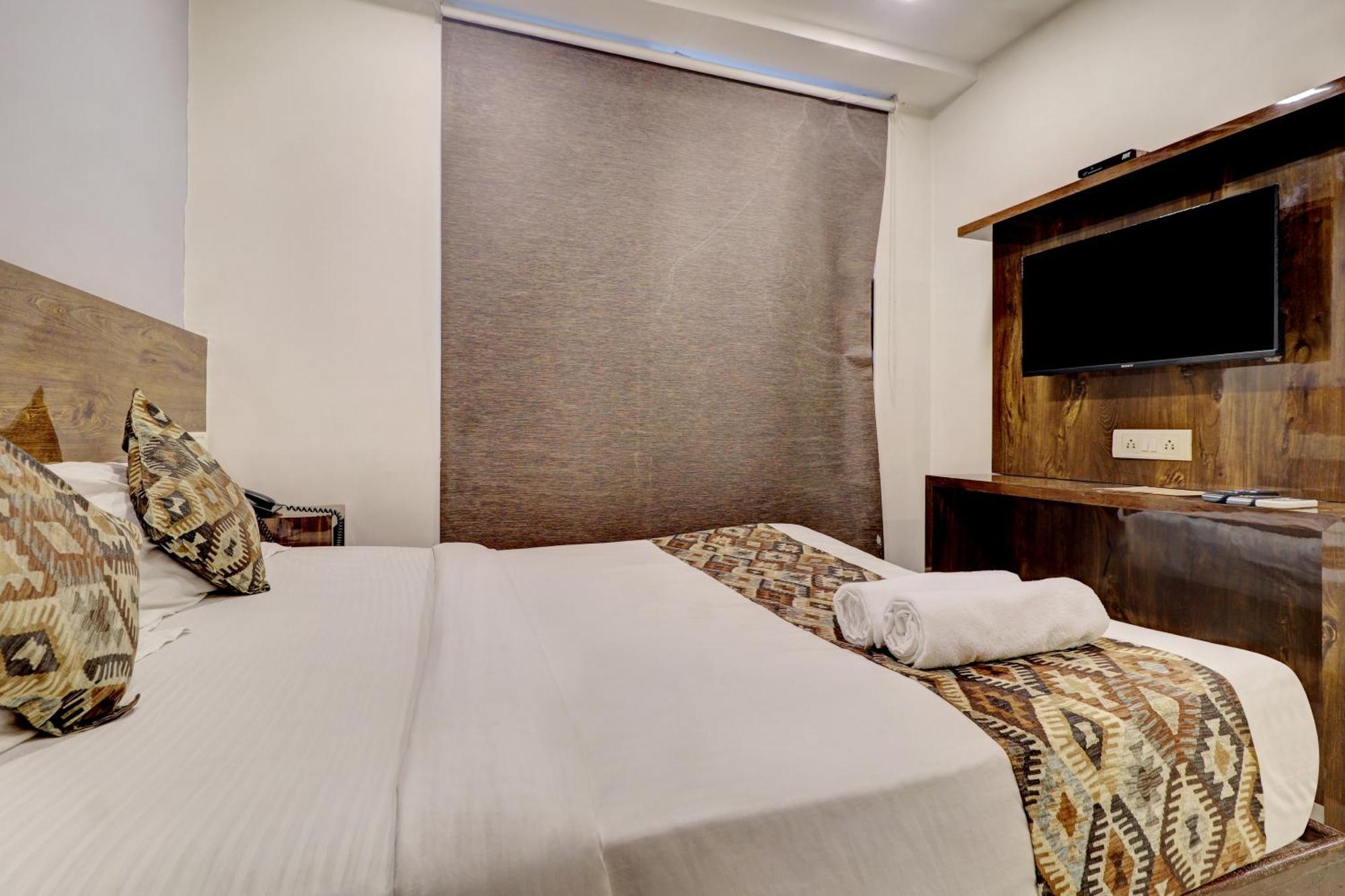 Hotel Merry Gold Мумбай Екстериор снимка
