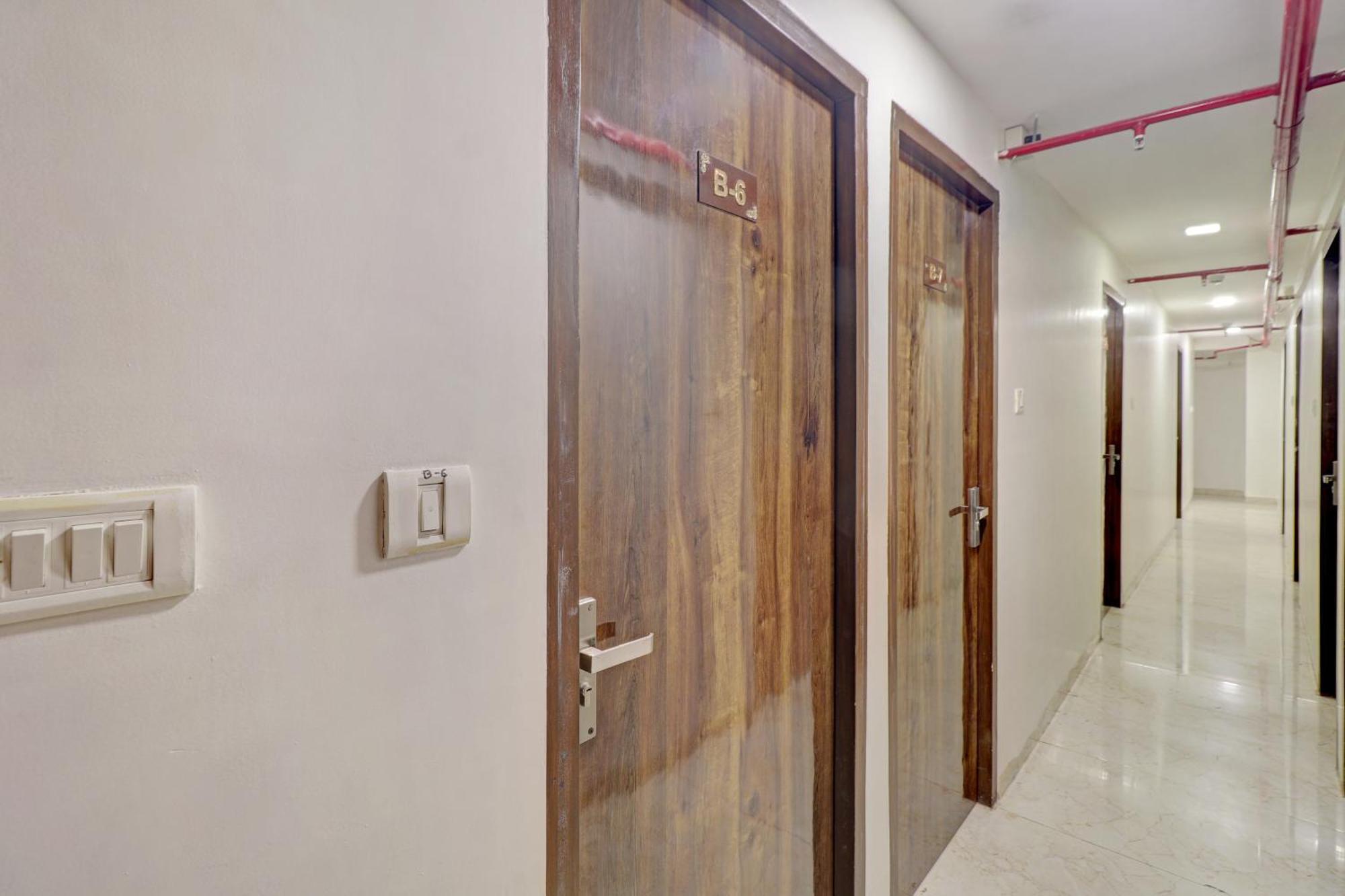 Hotel Merry Gold Мумбай Екстериор снимка
